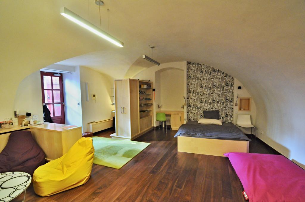 Apartment Trziste Praga Zewnętrze zdjęcie