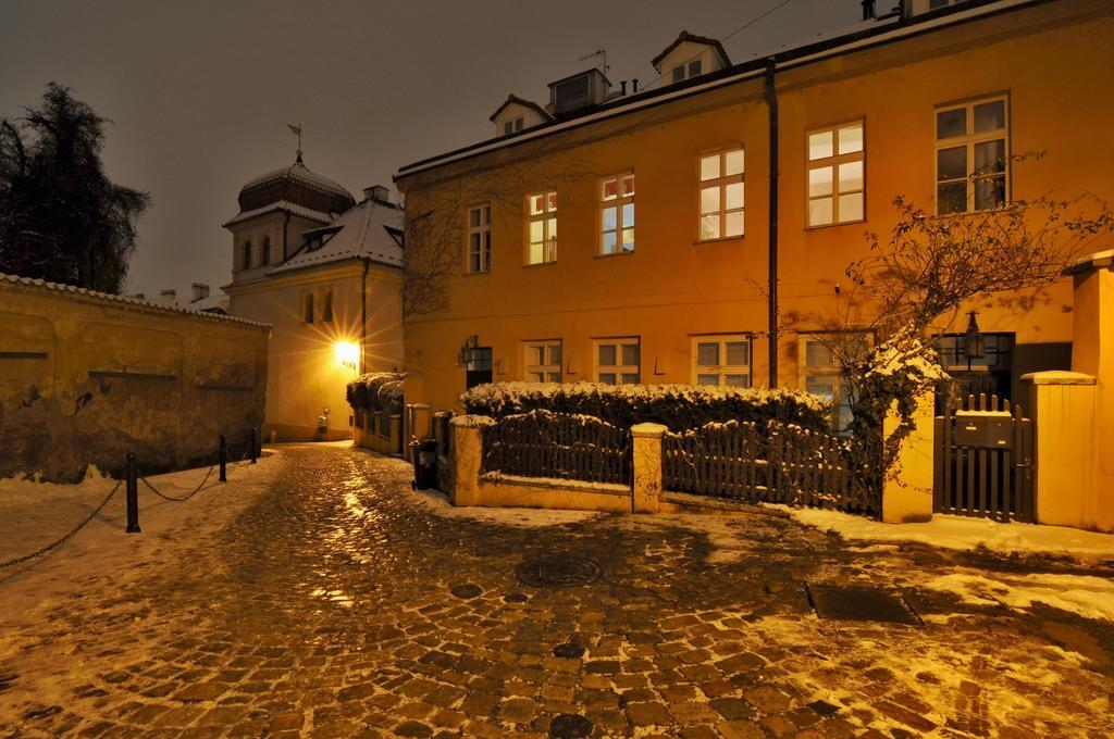 Apartment Trziste Praga Zewnętrze zdjęcie